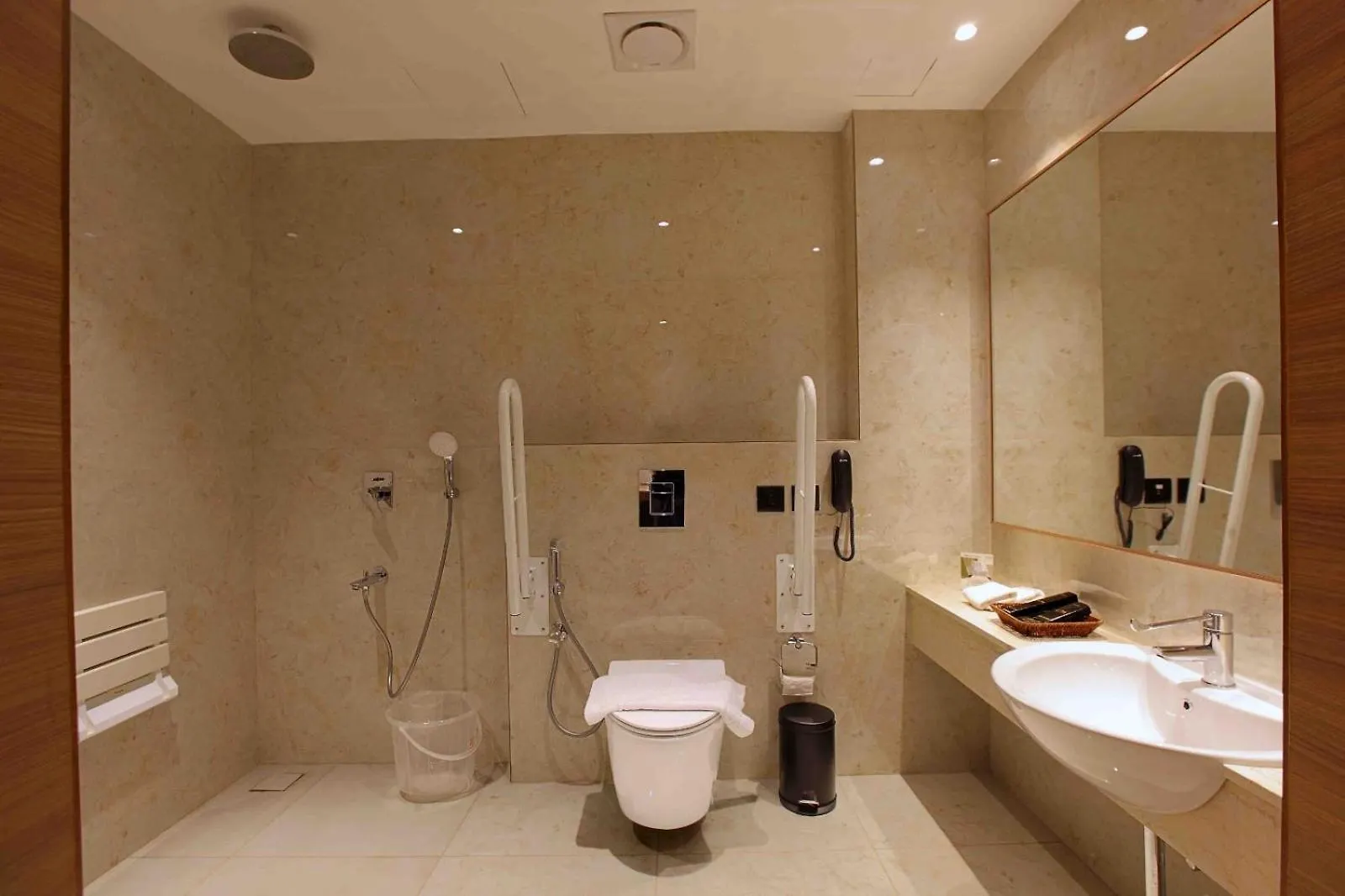 Park Residency Ayarkunnam Hotel Pullappalli