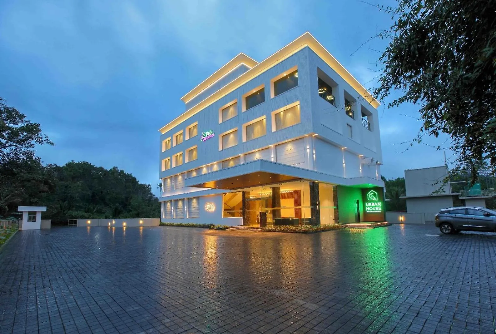 Park Residency Ayarkunnam Hotel Pullappalli